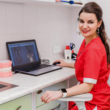 Root Canal Vs. Extraction: Procedure, Pain, and Recovery