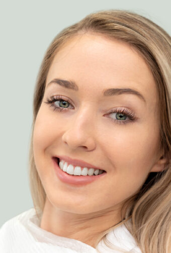 Teeth Whitening Aftercare: Food and Things to Avoid