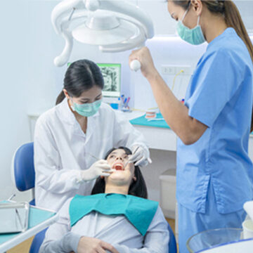 Swollen Gums After Tooth Extraction: How Long is Normal